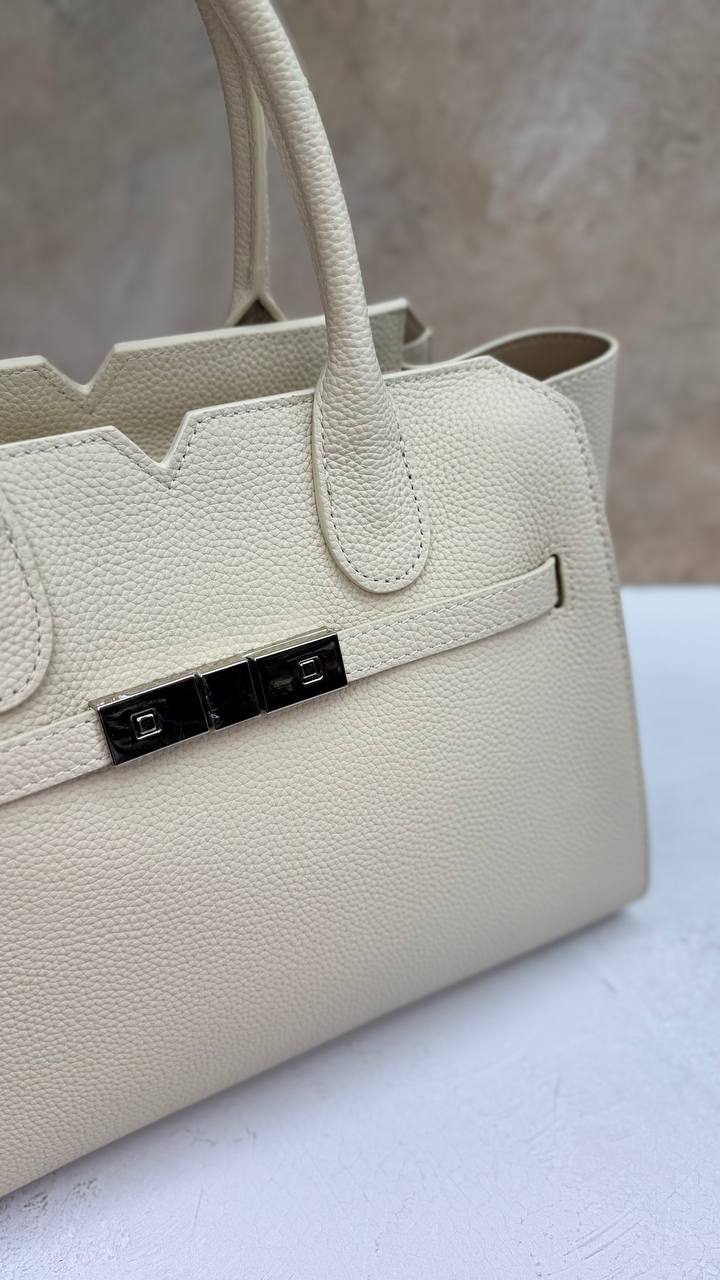 “Luna Classica” Bag — Genuine Leather, Premium Hardware, Timeless Elegance