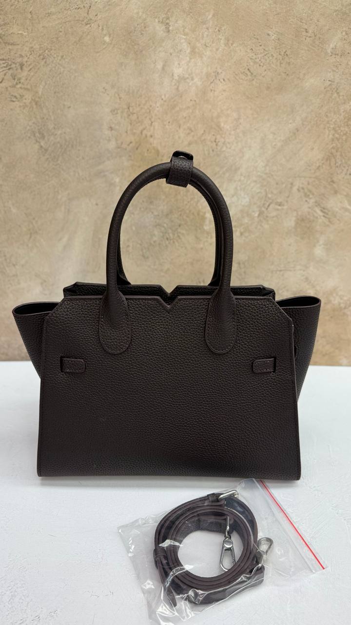 “Luna Classica” Bag — Genuine Leather, Premium Hardware, Timeless Elegance