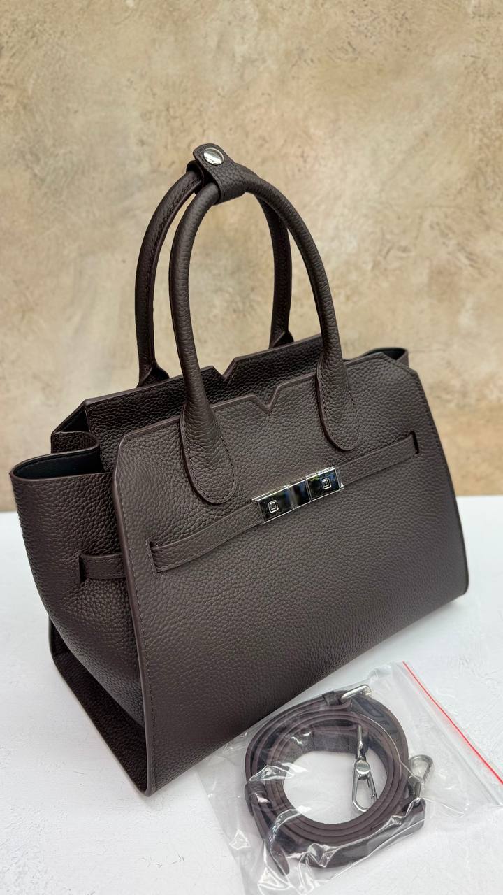 “Luna Classica” Bag — Genuine Leather, Premium Hardware, Timeless Elegance