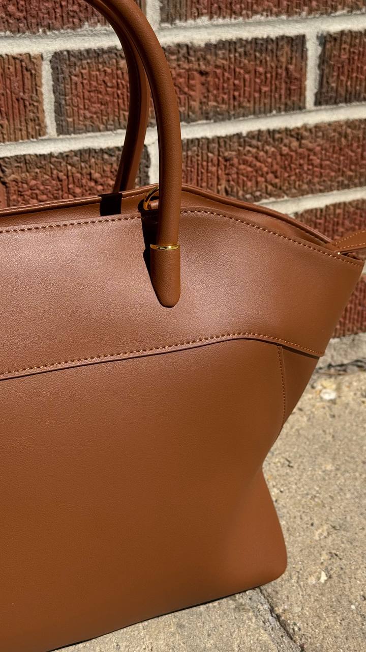 Gleam Luxe — Genuine Leather Tote Bag with a Metallic Shine ✨