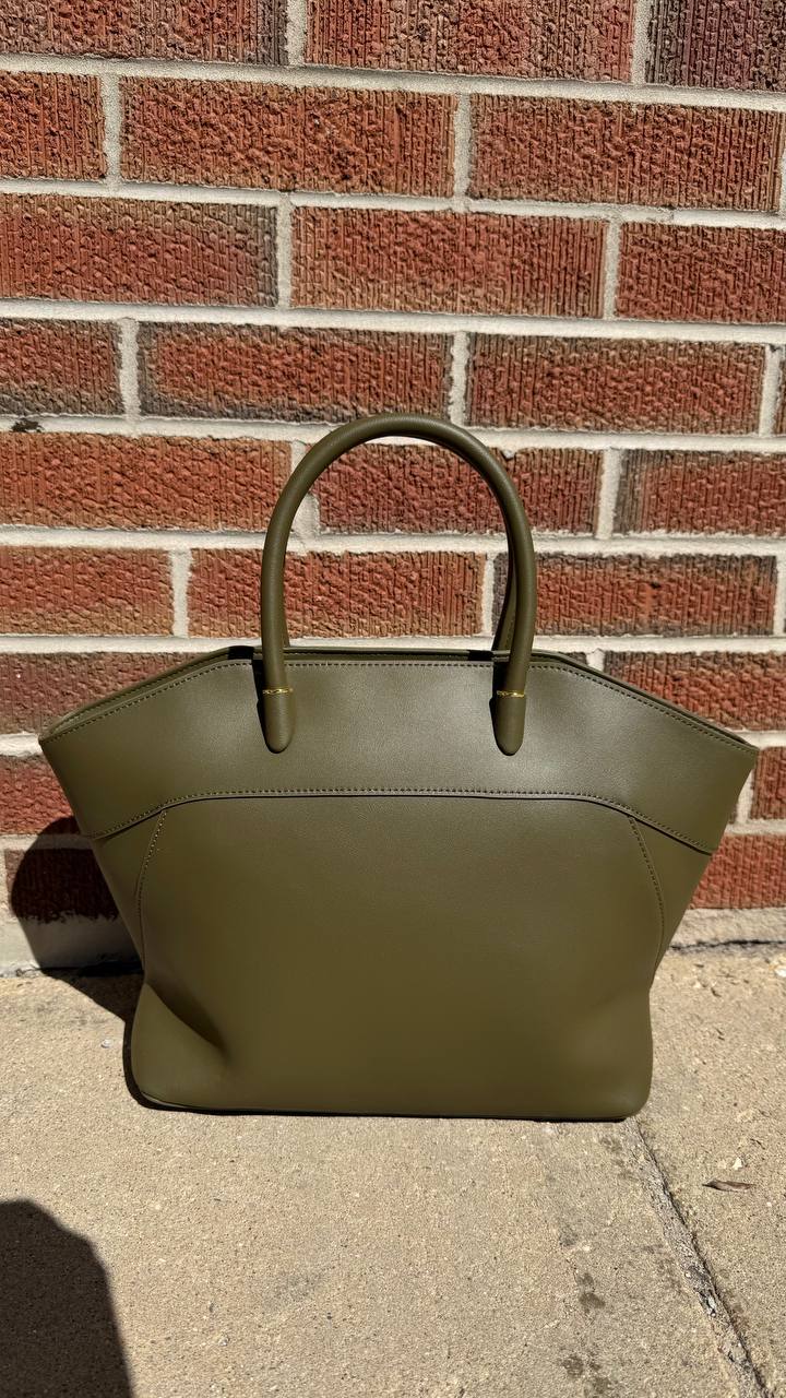 Gleam Luxe — Genuine Leather Tote Bag with a Metallic Shine ✨