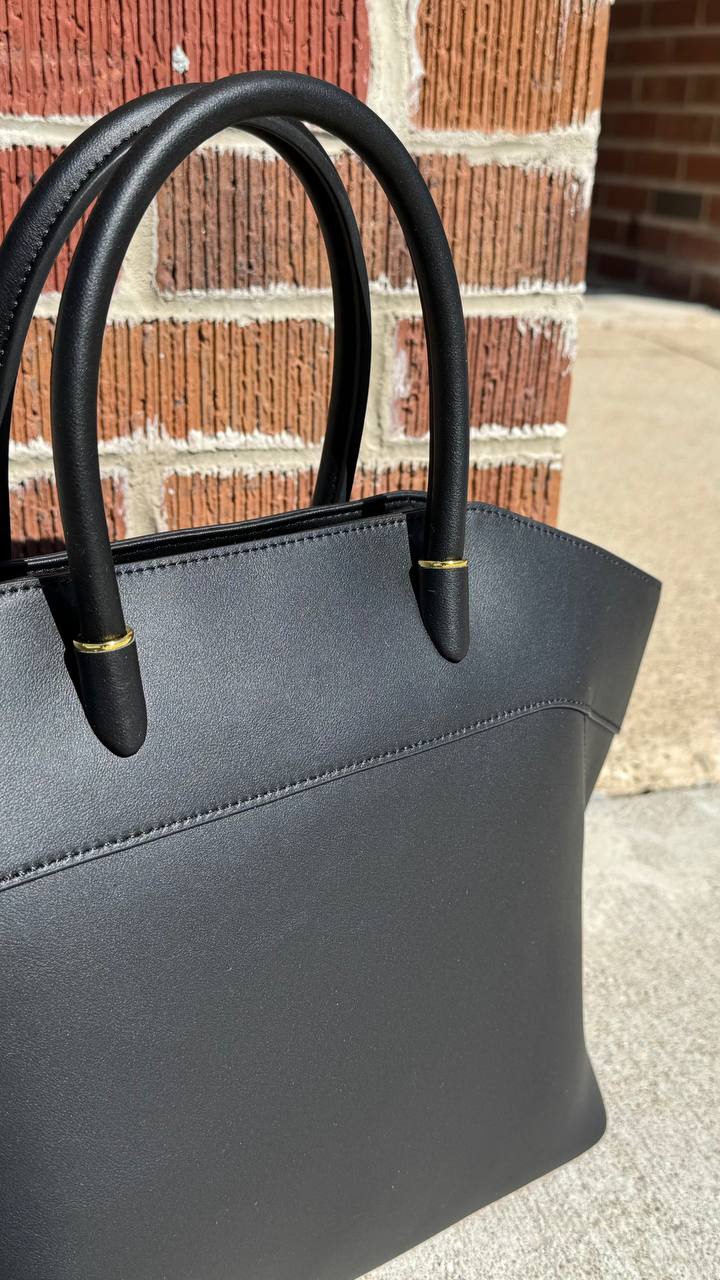 Gleam Luxe — Genuine Leather Tote Bag with a Metallic Shine ✨