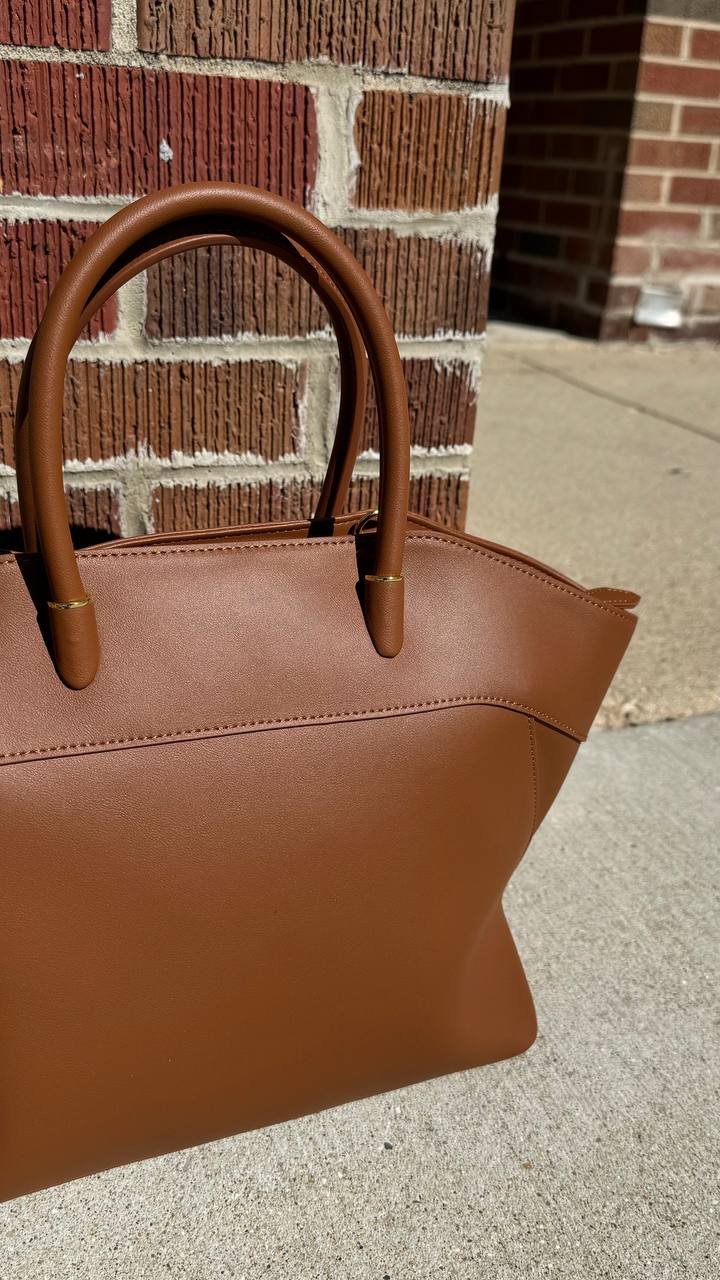 Gleam Luxe — Genuine Leather Tote Bag with a Metallic Shine ✨