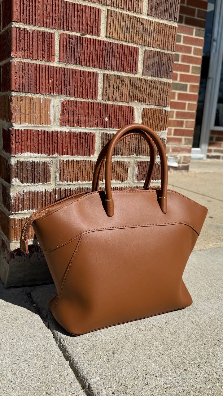 Gleam Luxe — Genuine Leather Tote Bag with a Metallic Shine ✨