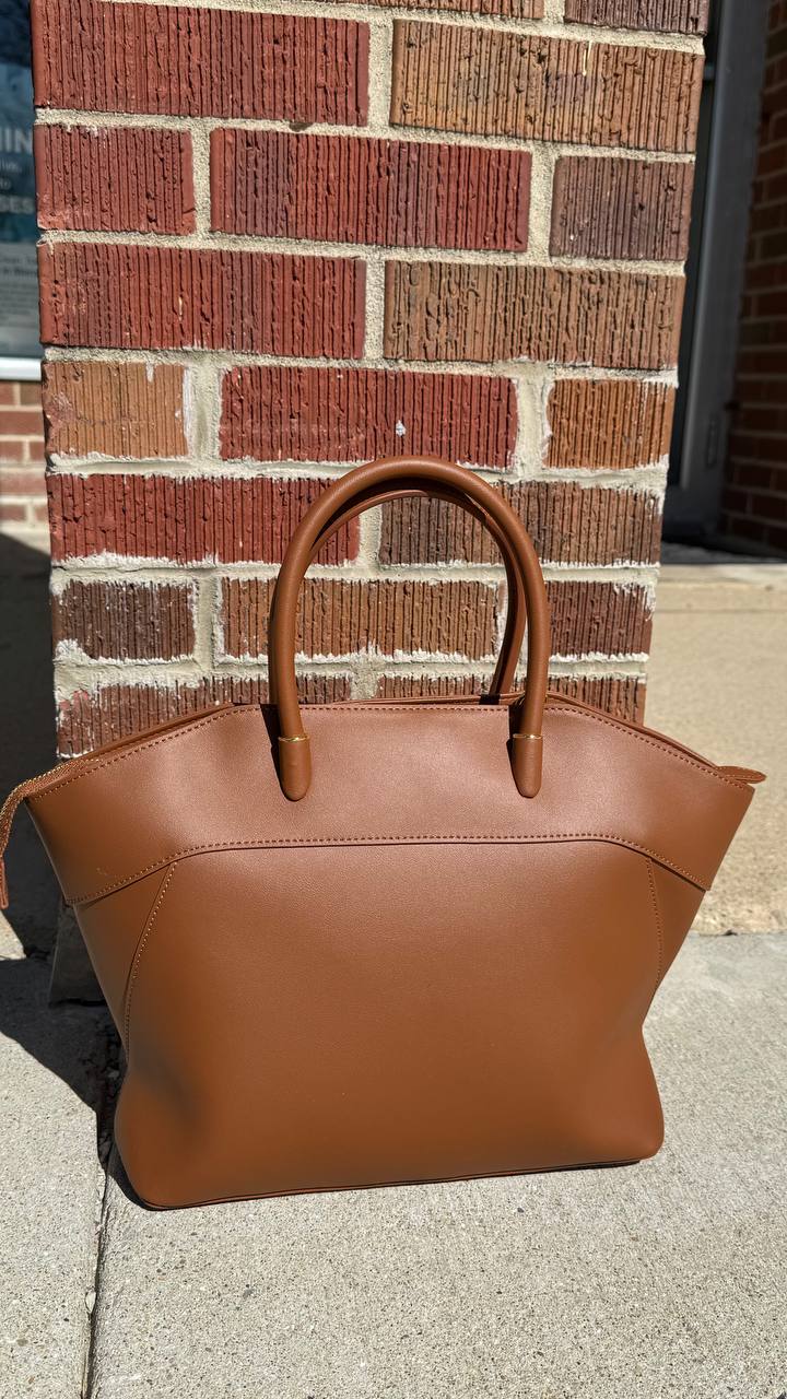 Gleam Luxe — Genuine Leather Tote Bag with a Metallic Shine ✨