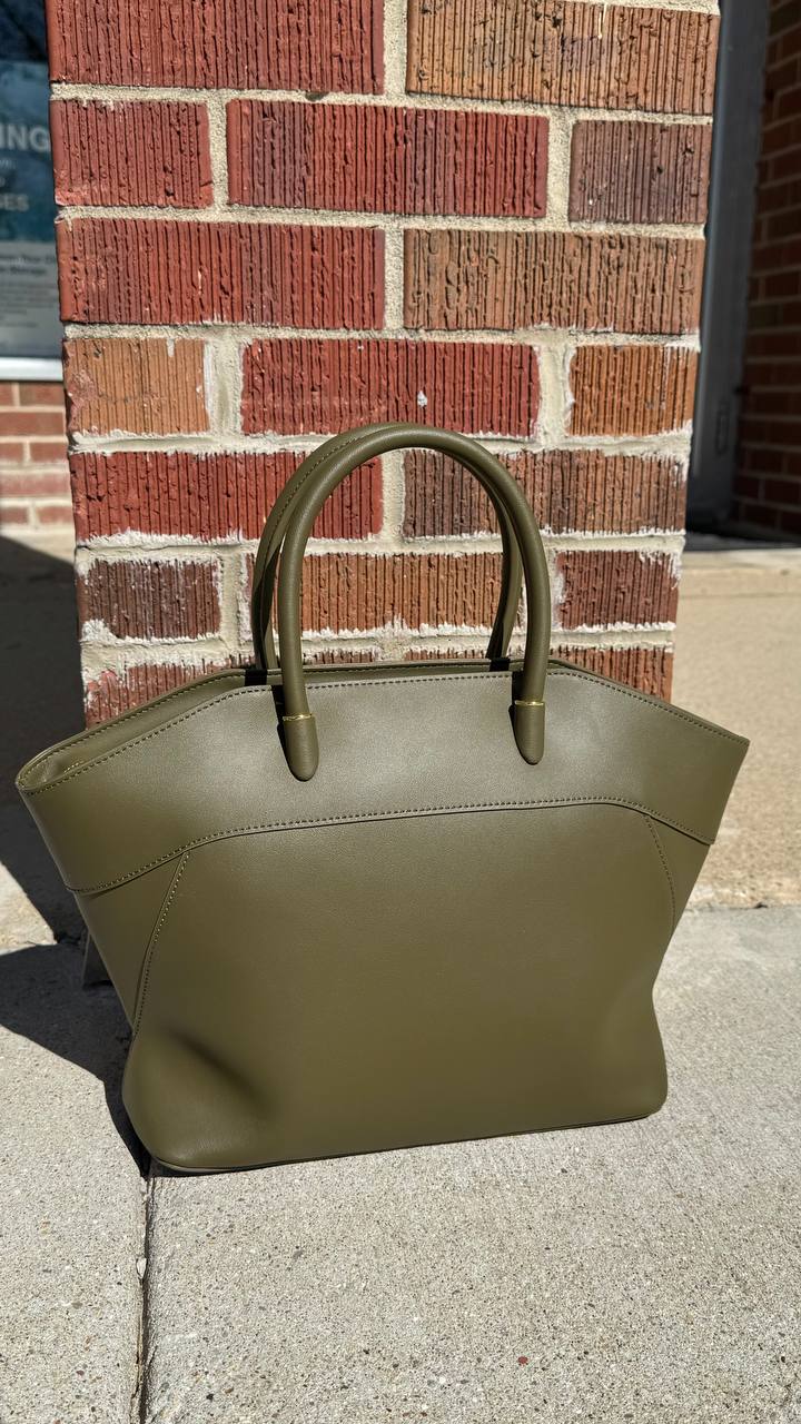 Gleam Luxe — Genuine Leather Tote Bag with a Metallic Shine ✨