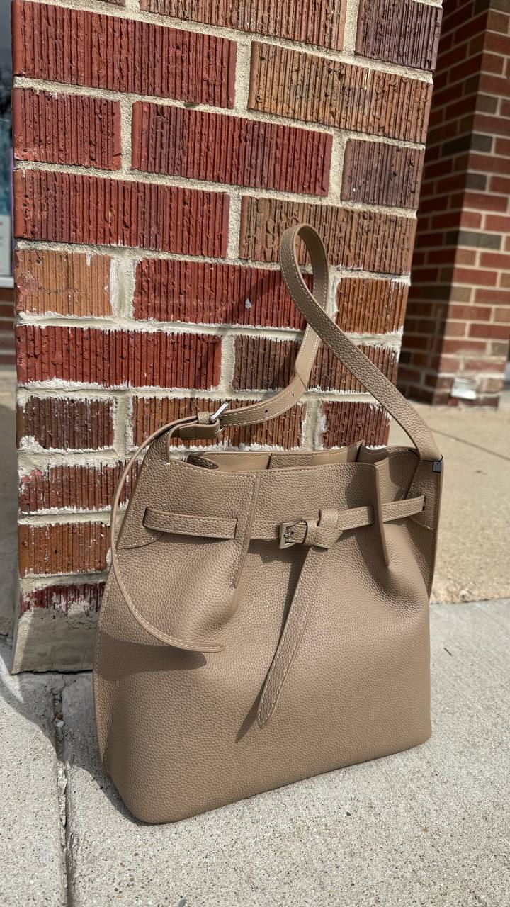 “Prestige Grain – 100% Full Leather Tote”. Women’s shoulder bag