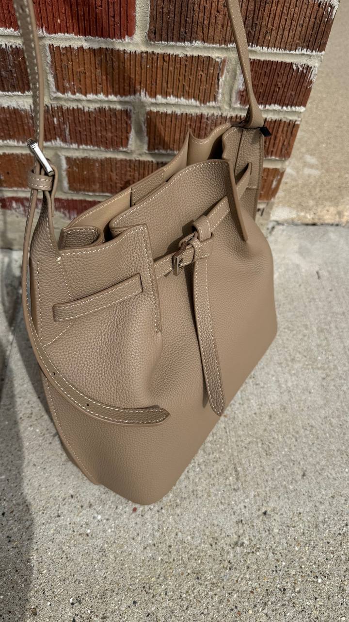 “Prestige Grain – 100% Full Leather Tote”. Women’s shoulder bag