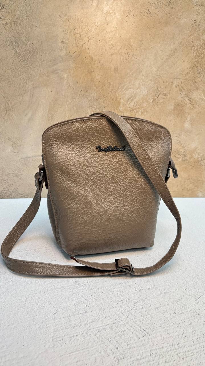 Essence Crossbody Bag – Premium Genuine Leather by Tony Bellucci
