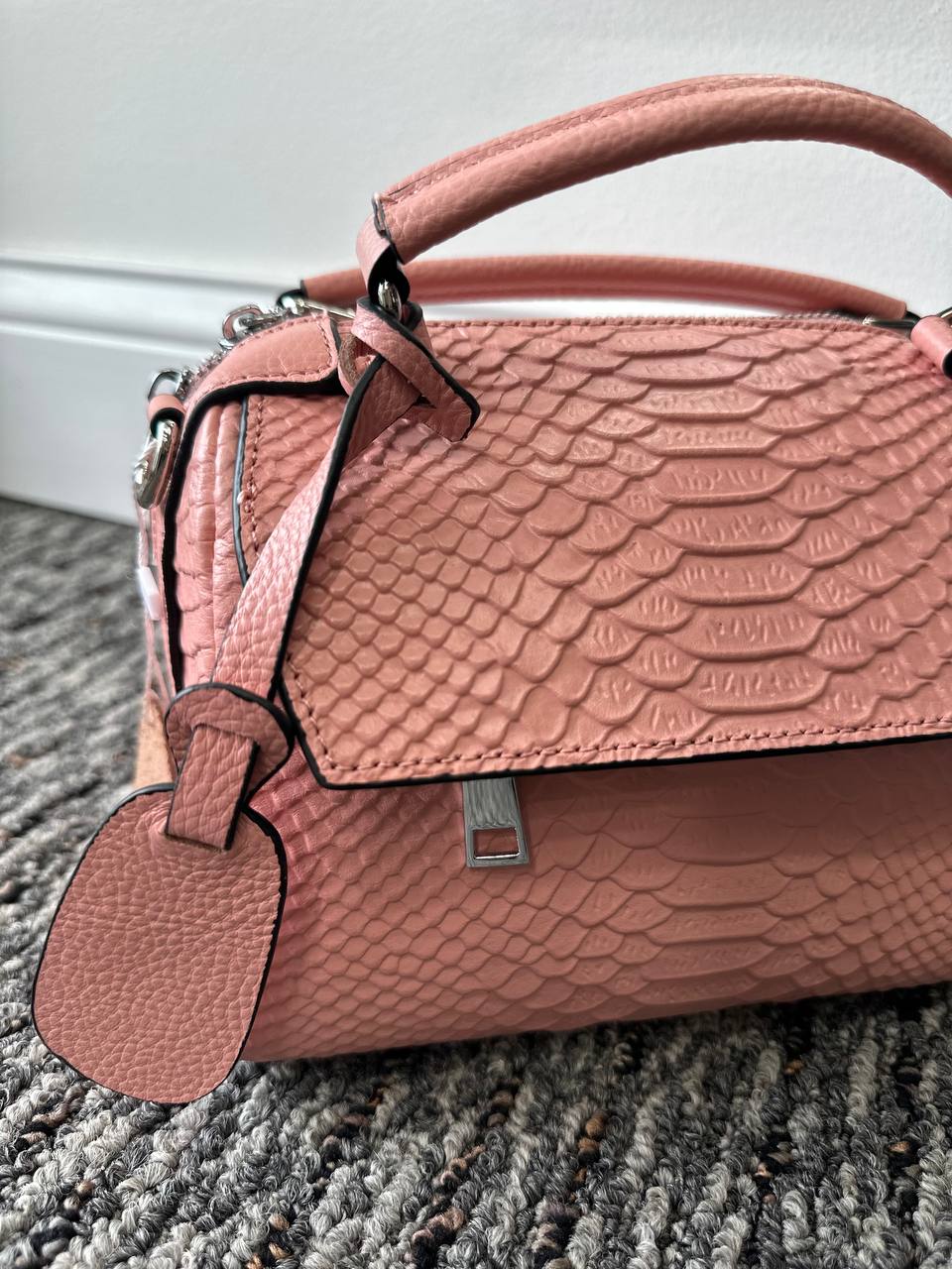 Scarlet Luxe – Statement Shoulder Bag in Textured PU Leather