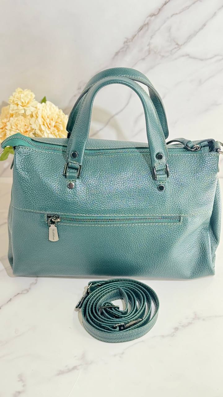 Emerald Grace: The Perfect Fusion of Elegance and Functionality