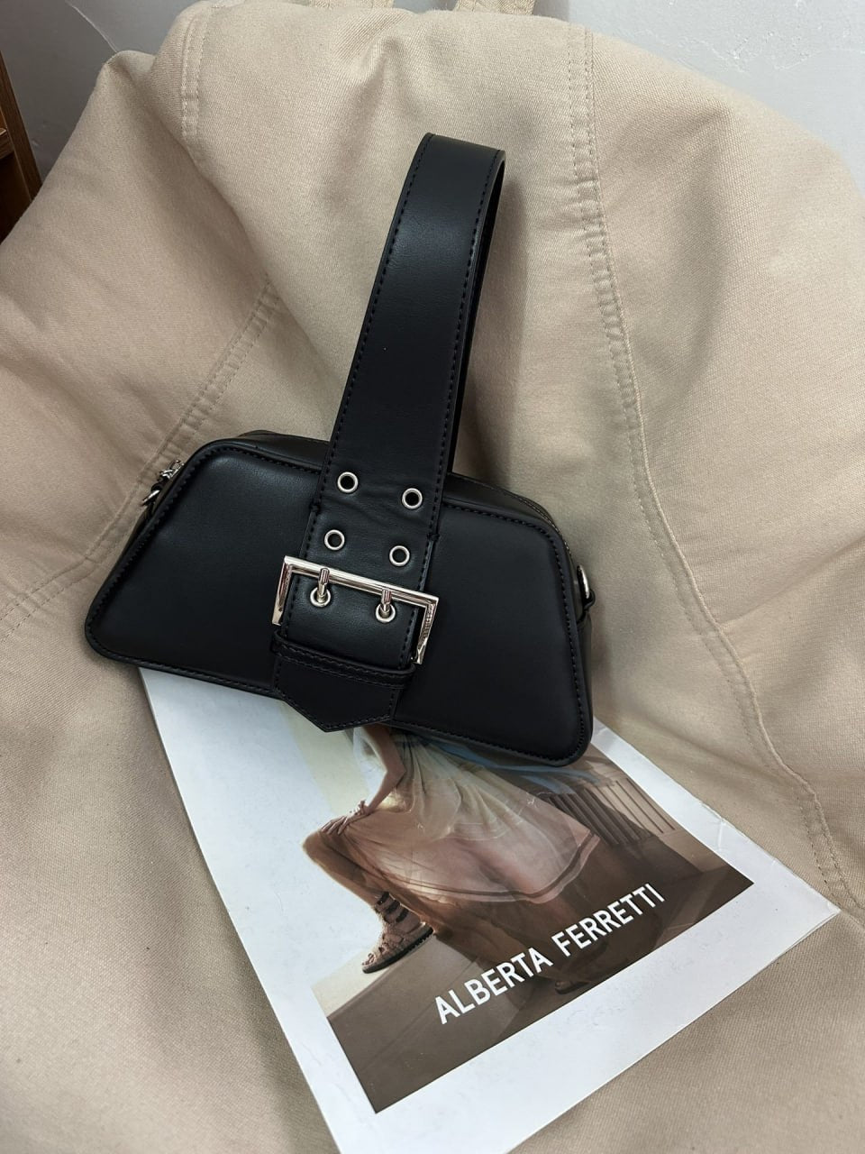 Dominance Bag – When Style Sets the Rules