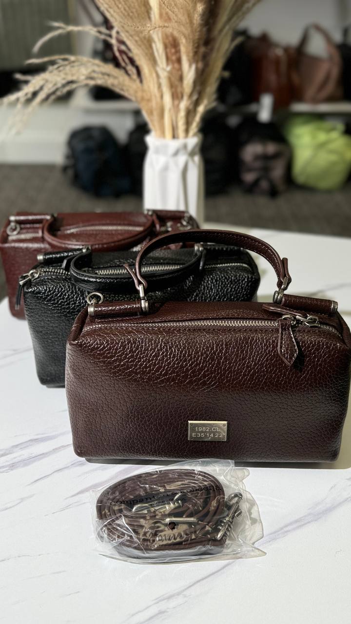 Urban Chic – Stylish Eco-Leather Bag with a Long Strap