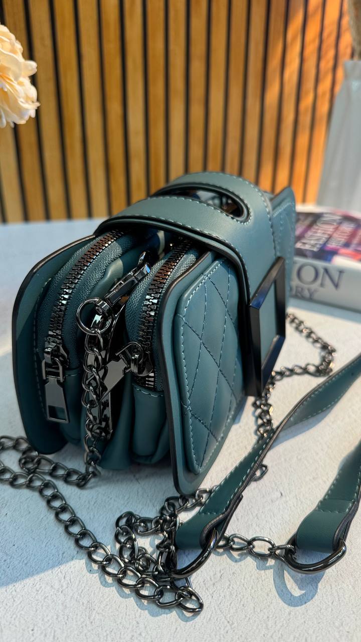 VERITE NOUVELLE Handbag – The Art of a New Style