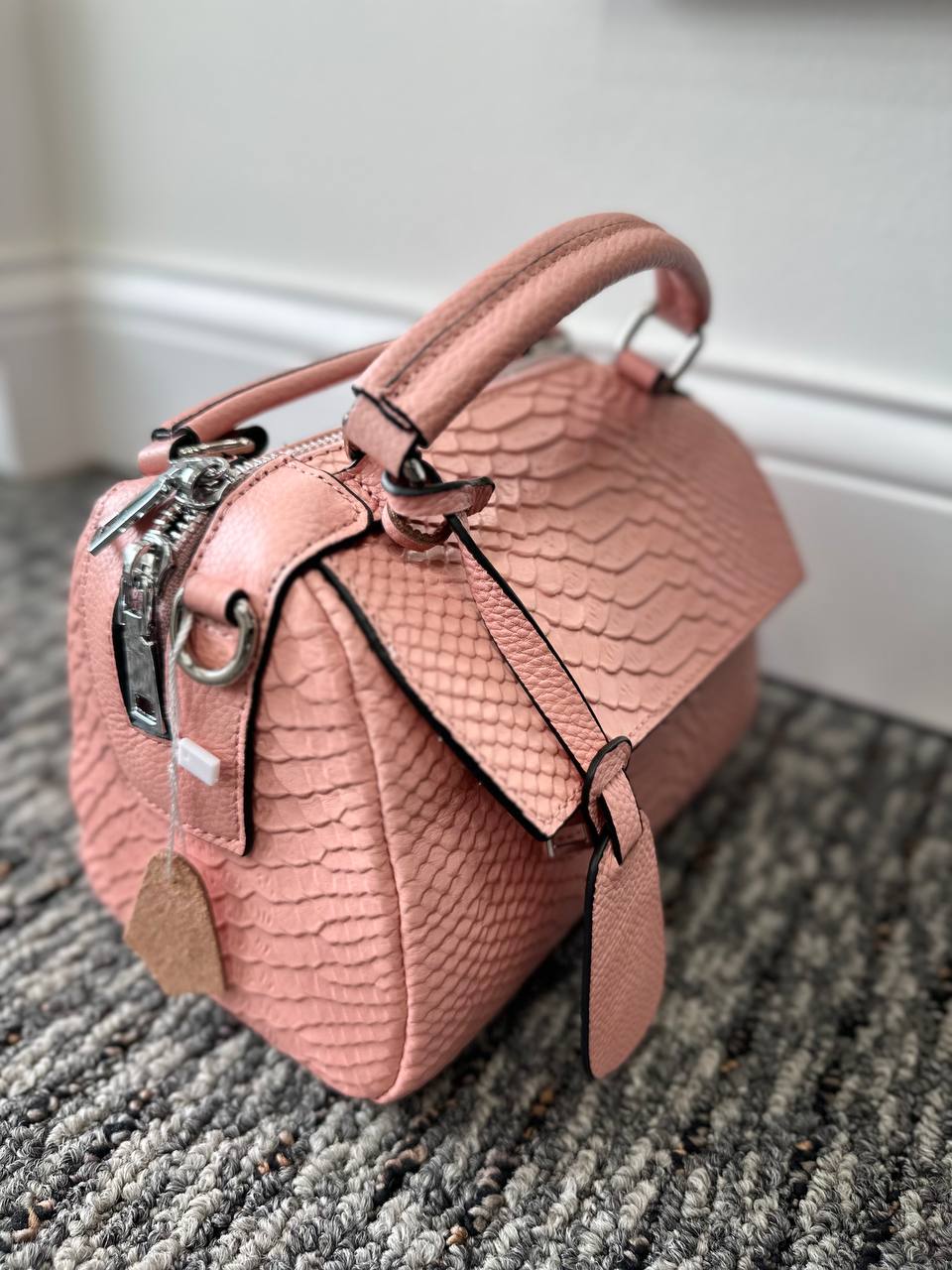 Scarlet Luxe – Statement Shoulder Bag in Textured PU Leather