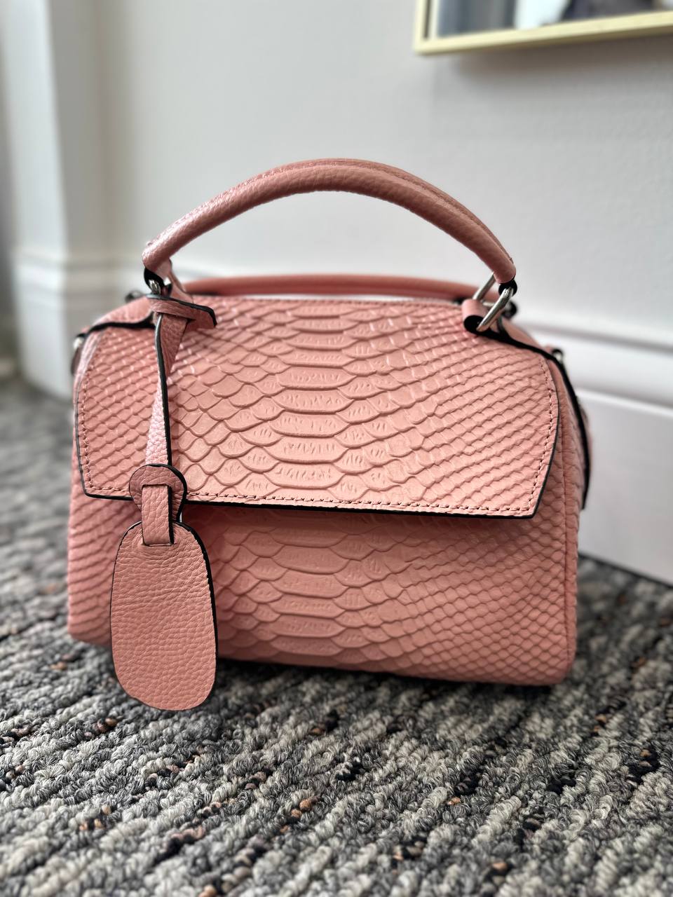 Scarlet Luxe – Statement Shoulder Bag in Textured PU Leather