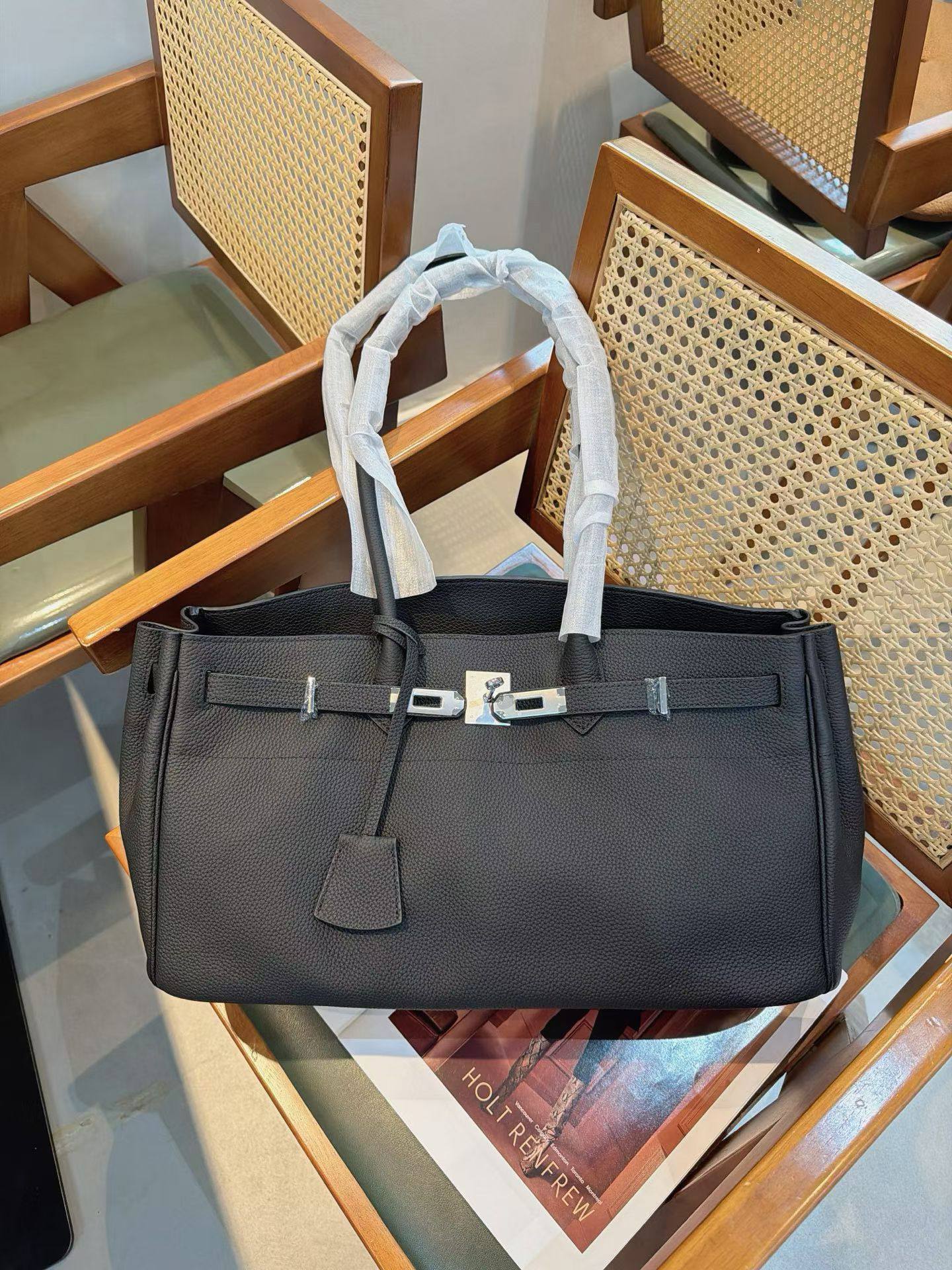 Pre-order. Valentina Grande — Genuine Leather Shoulder Bag