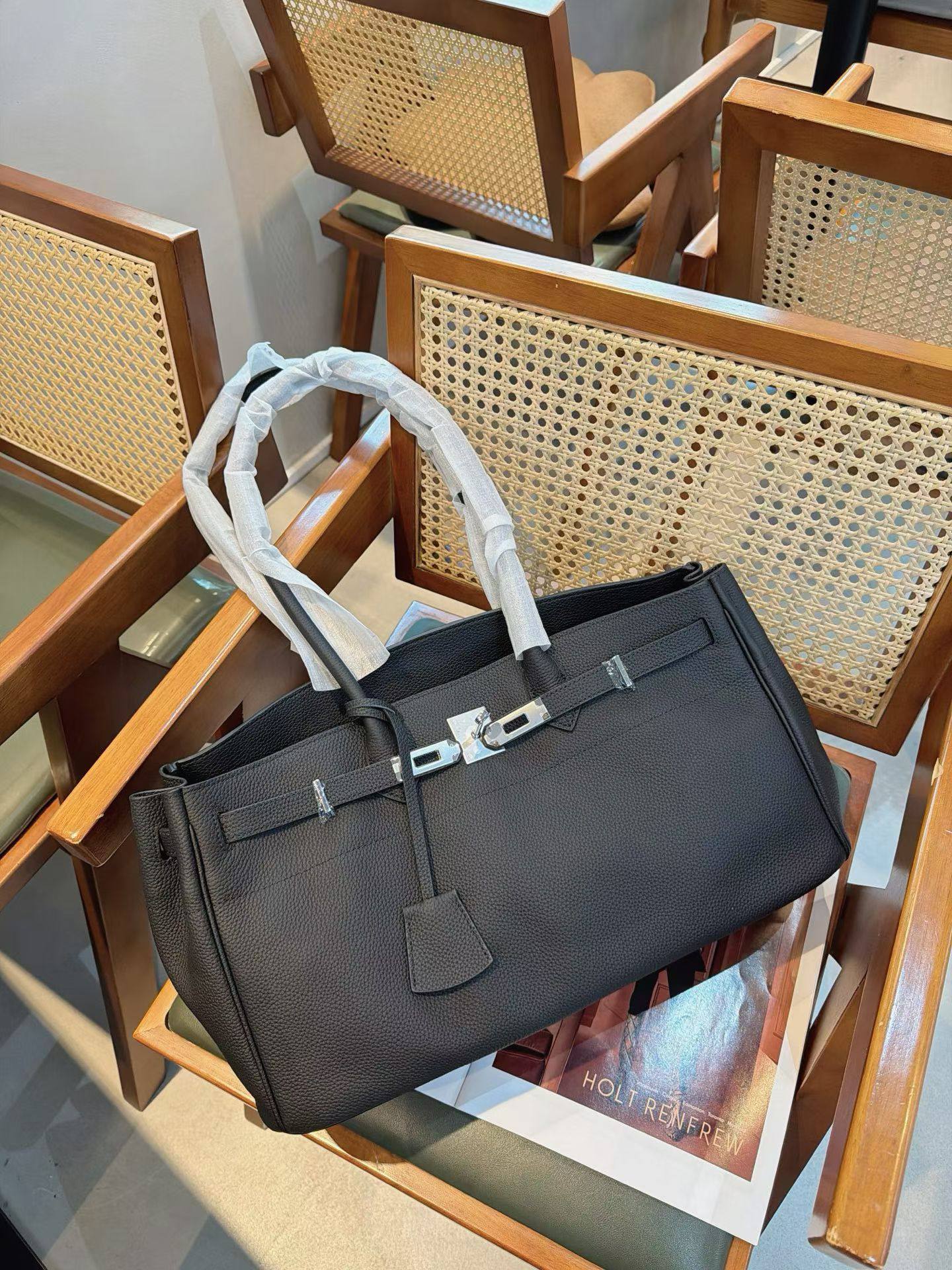 Pre-order. Valentina Grande — Genuine Leather Shoulder Bag