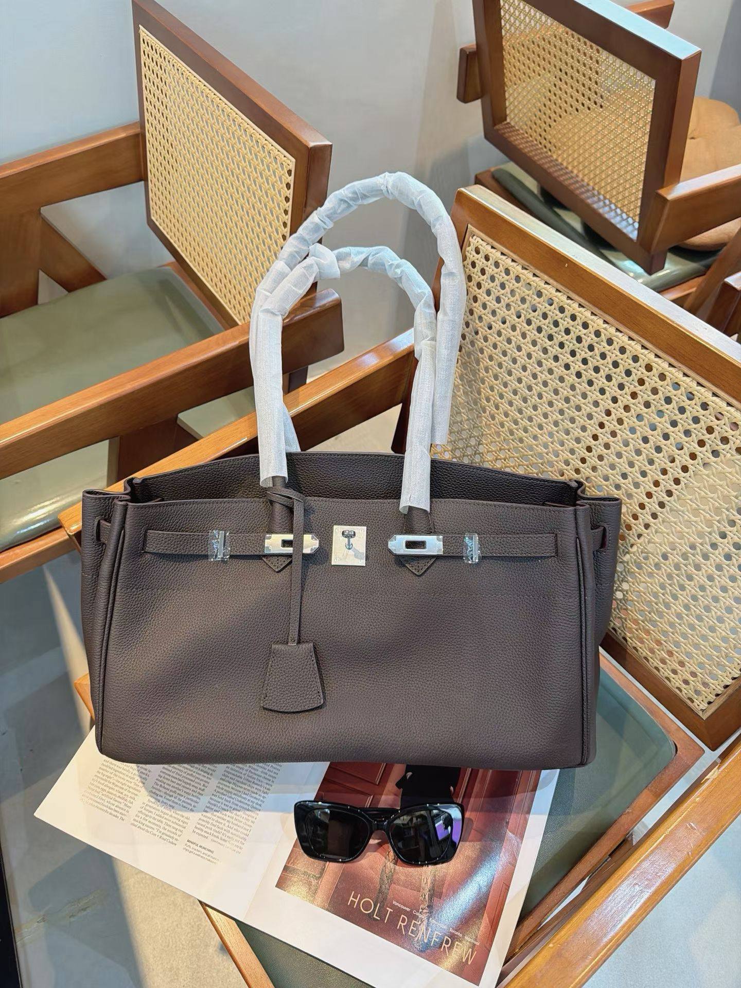Pre-order. Valentina Grande — Genuine Leather Shoulder Bag