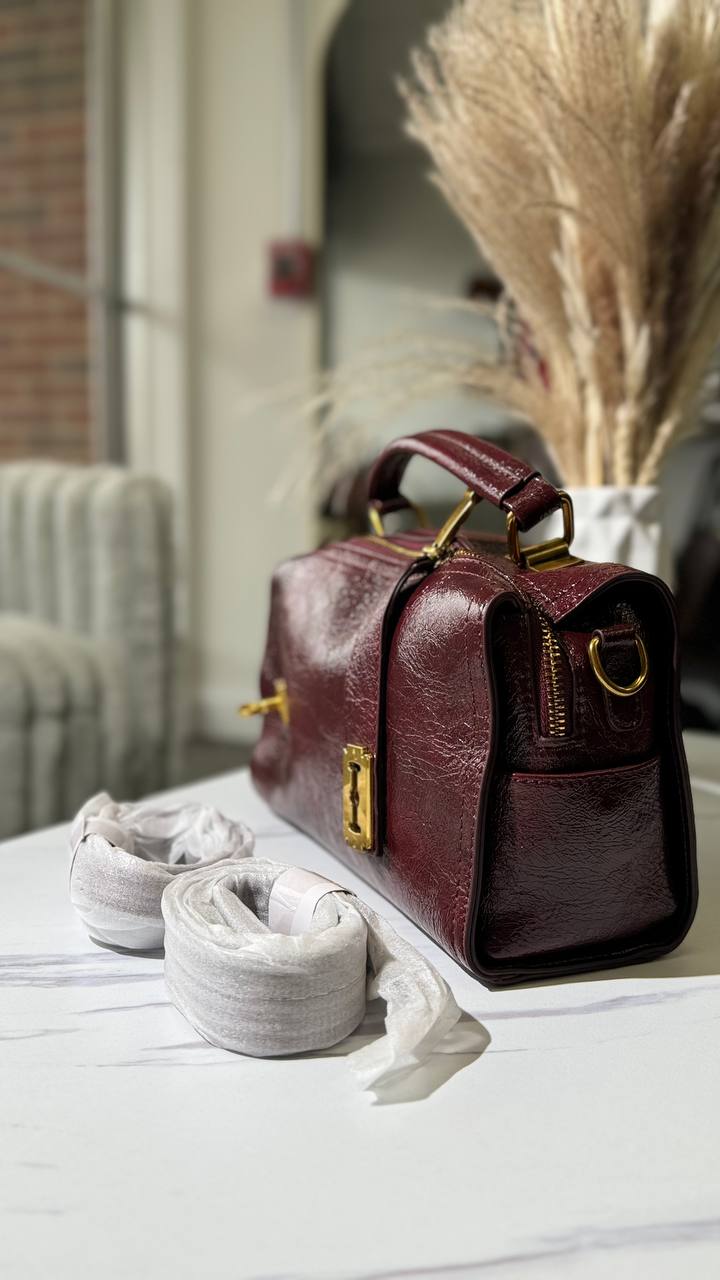 Imperial Elegance – Genuine Leather Bag with Two Straps