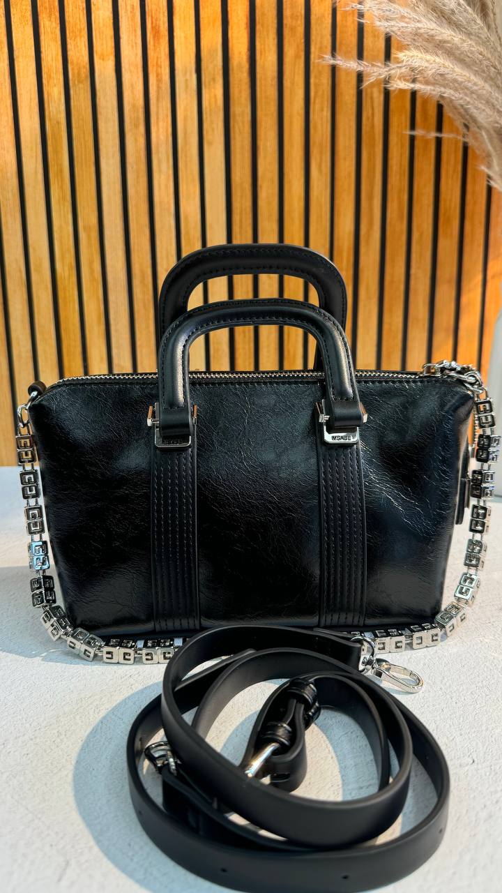 Elegant Statement: Premium Leather Handbag
