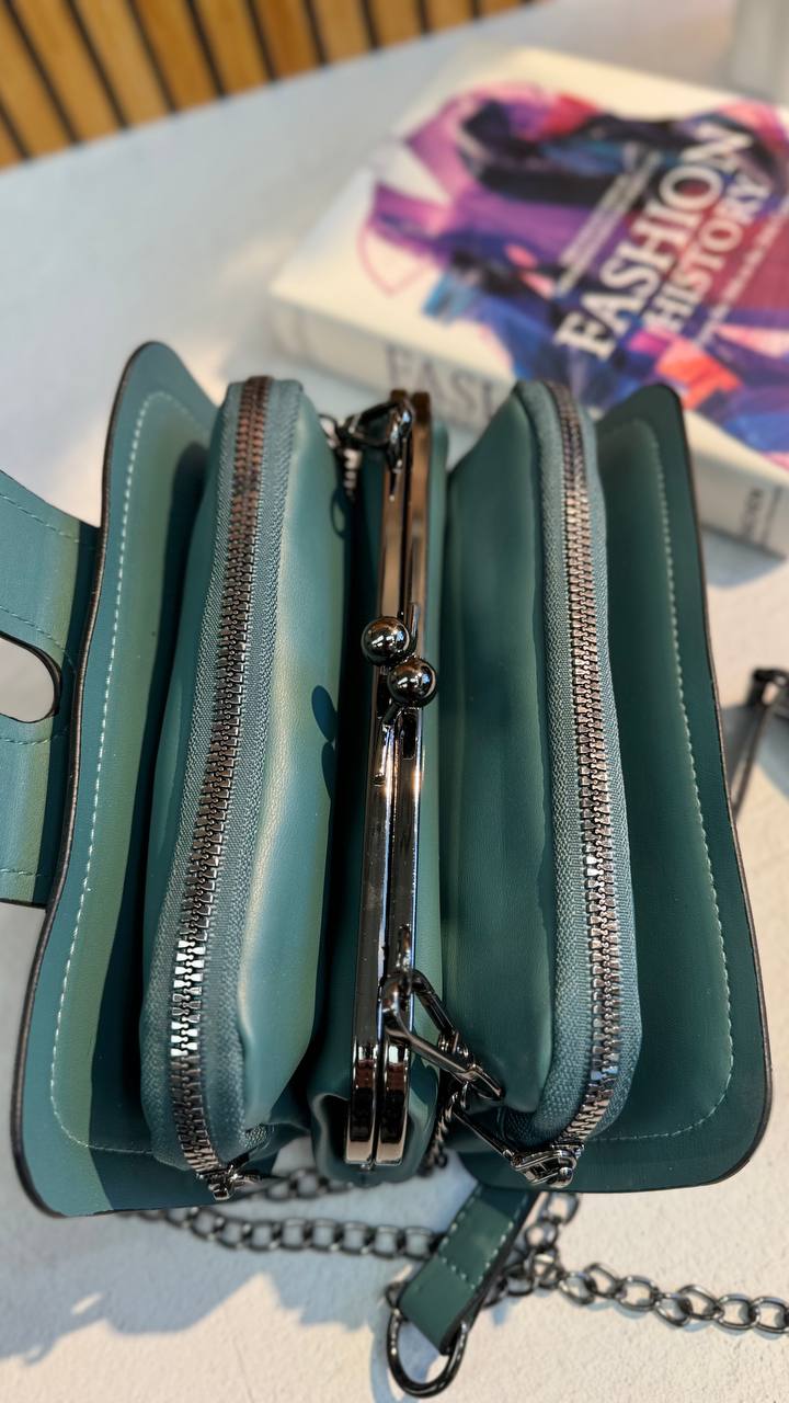 VERITE NOUVELLE Handbag – The Art of a New Style
