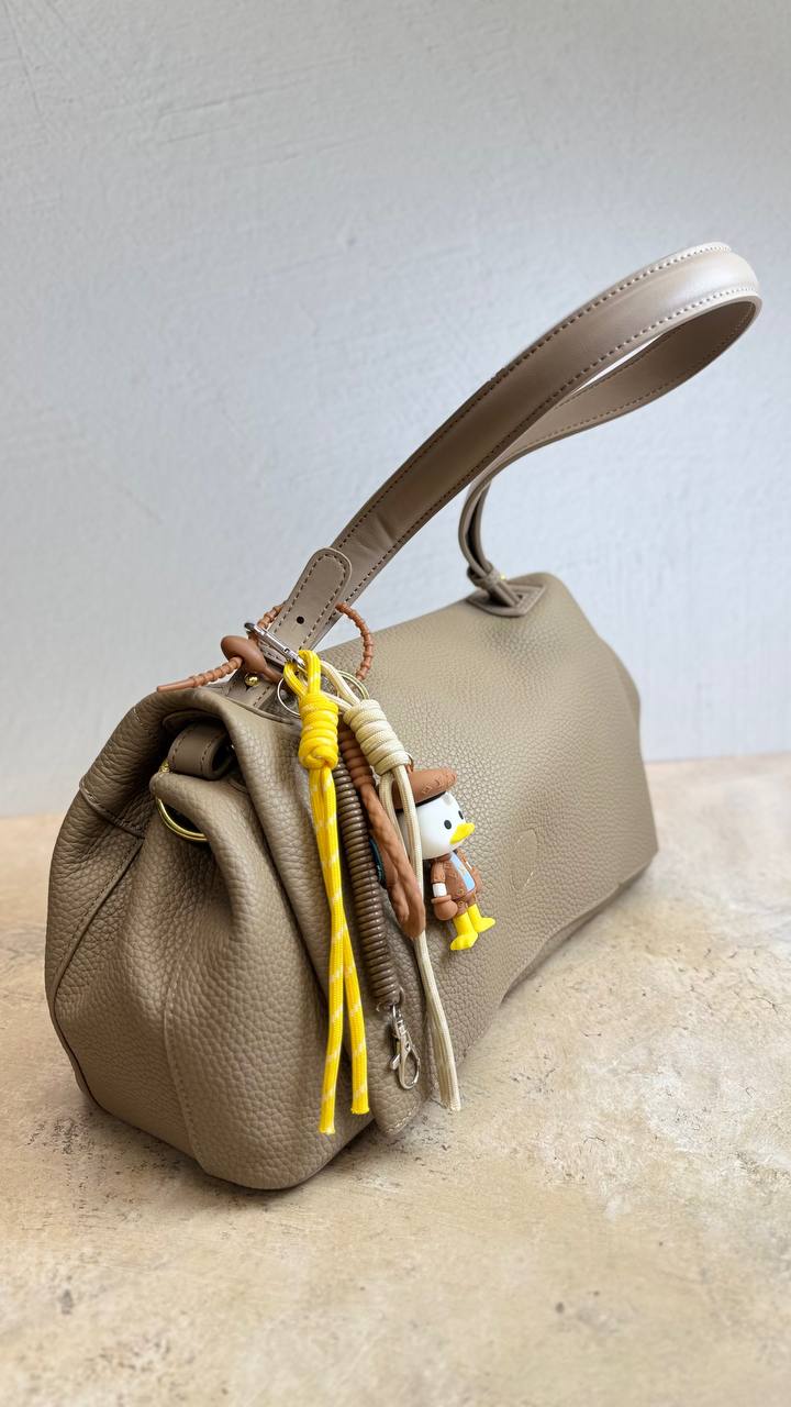 The “Modern Charm” genuine leather bag