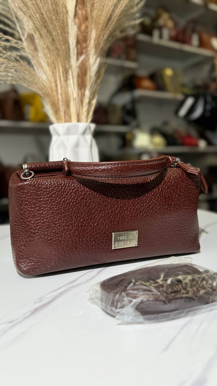 Urban Chic – Stylish Eco-Leather Bag with a Long Strap