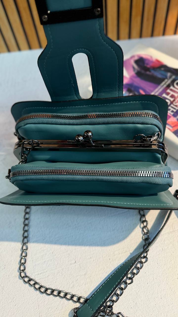 VERITE NOUVELLE Handbag – The Art of a New Style