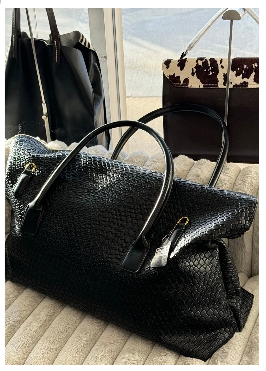 Luxe Voyager – Genuine Leather Travel Bag