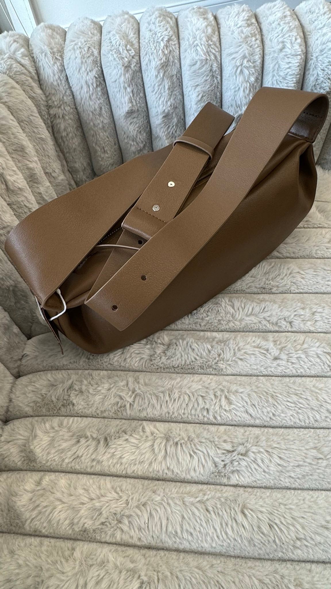Elegant Leather Bag “Urban Charm”