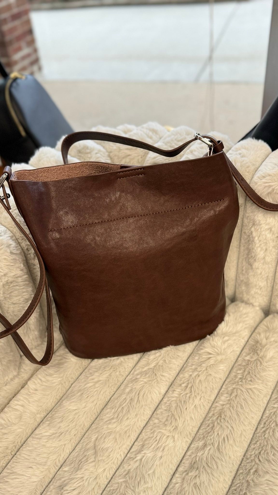 “Vera” – elegant genuine leather bag