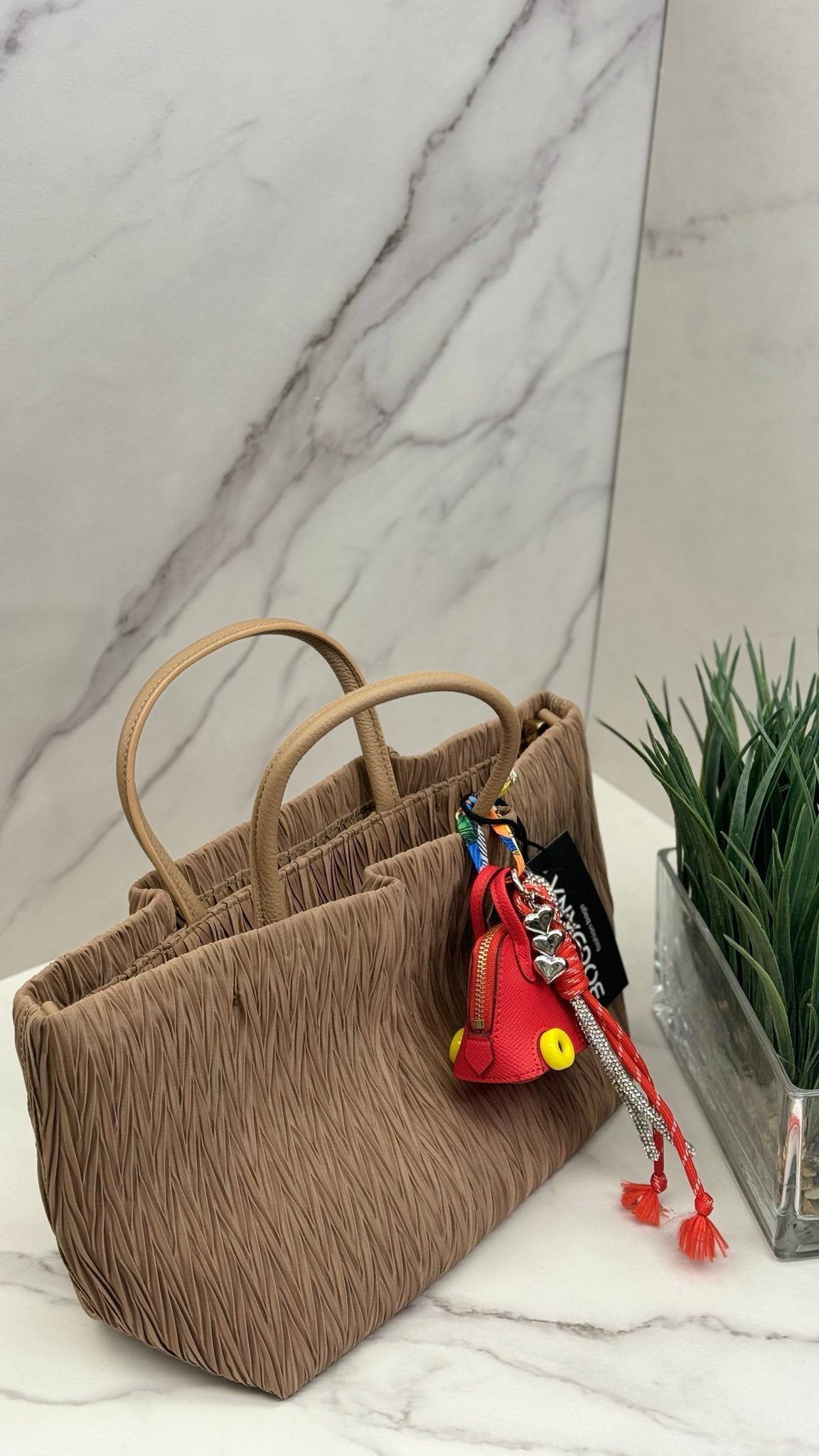 “Textura Luxe” — bag with a unique texture